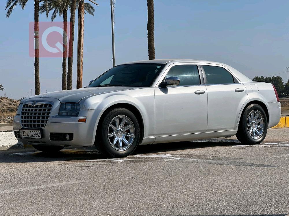 کرایسلەر 300